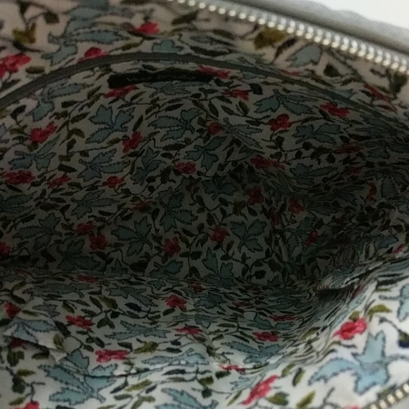 Vera Bradley NWT Carson Denim Gray Floral Hobo Bag - Picture 4 of 6